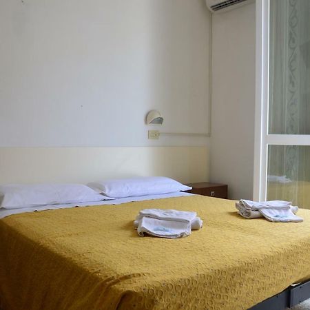 Hotel Moroni Rimini Esterno foto
