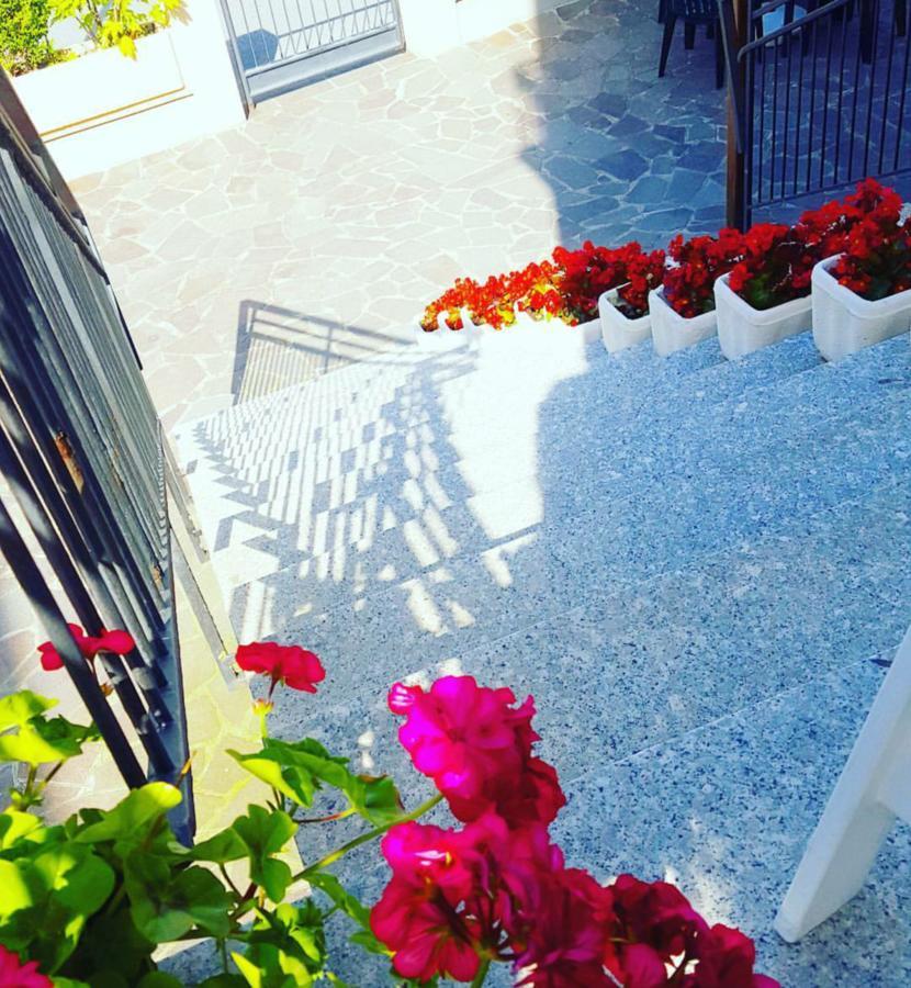 Hotel Moroni Rimini Esterno foto