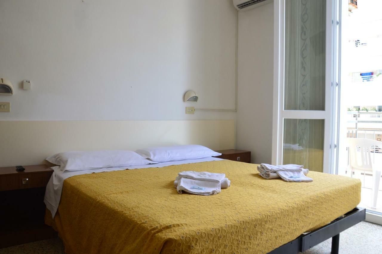 Hotel Moroni Rimini Esterno foto