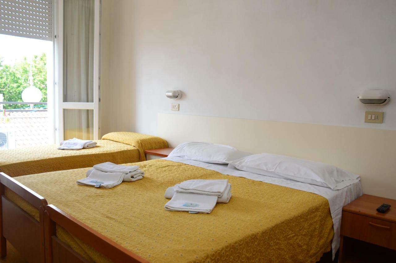 Hotel Moroni Rimini Esterno foto